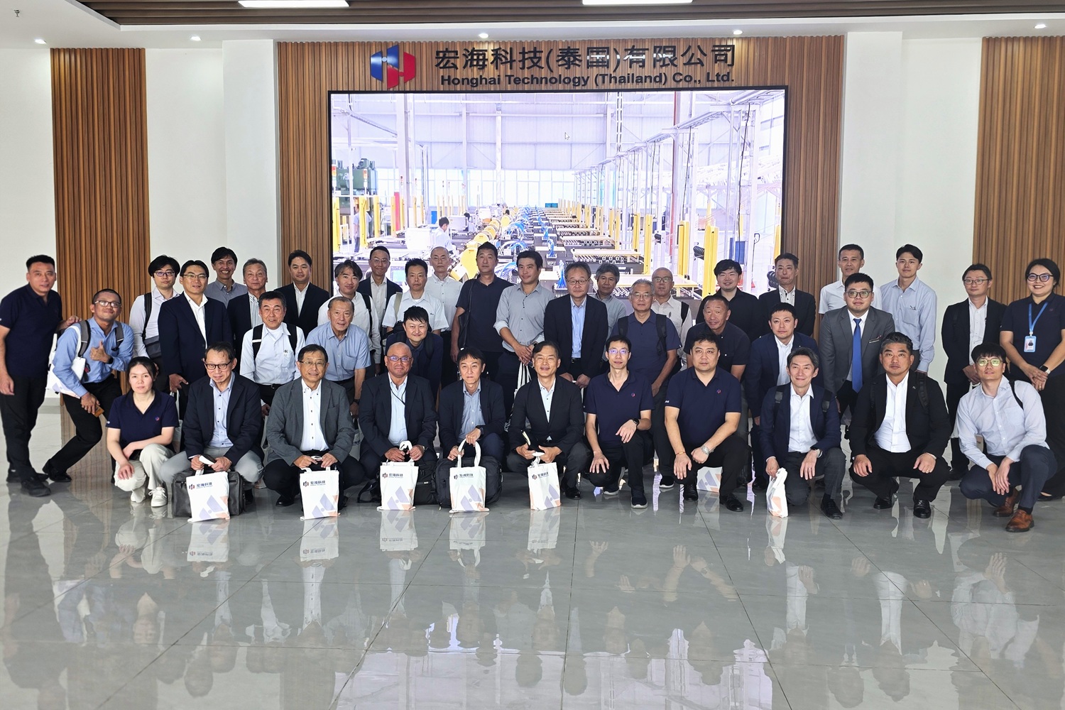 電気部会、工場見学会を開催